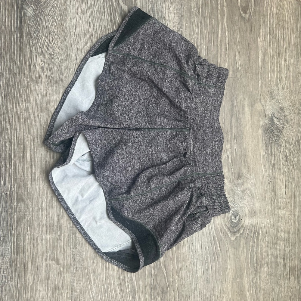 Lululemon Hotty Hot Low-Rise Lined Short 2.5”